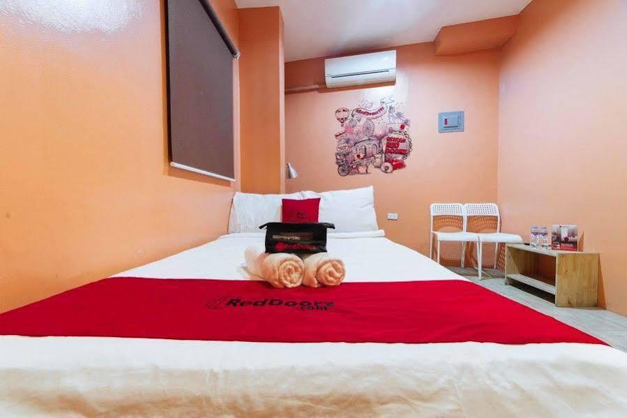 Reddoorz At Hotel Rosemarie Pasay Exteriér fotografie